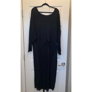 Millau Black High Front Long Black Top